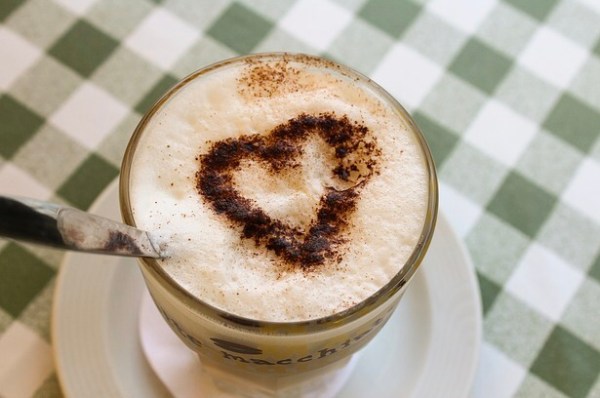 6B7ECD7F-D5A8-439C-A21C-3818E89773DF