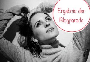 Frau mit lächelndem Gesicht schaut nach oben.